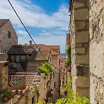 Hvar Maris Konukevi 4*