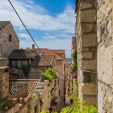 Hvar Maris بيت ضيافة 4*