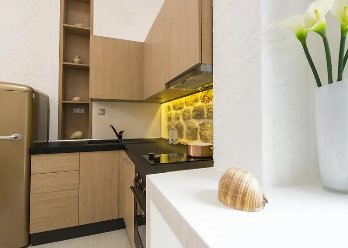 Guest house Hvar Maris 4*